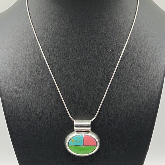 VINTAGE SILVERWORLD MEXICO MULTI GEMSTONE INLAY PENDANT ON 16” CHAIN-2” EXTENDER - Picture 2 of 7